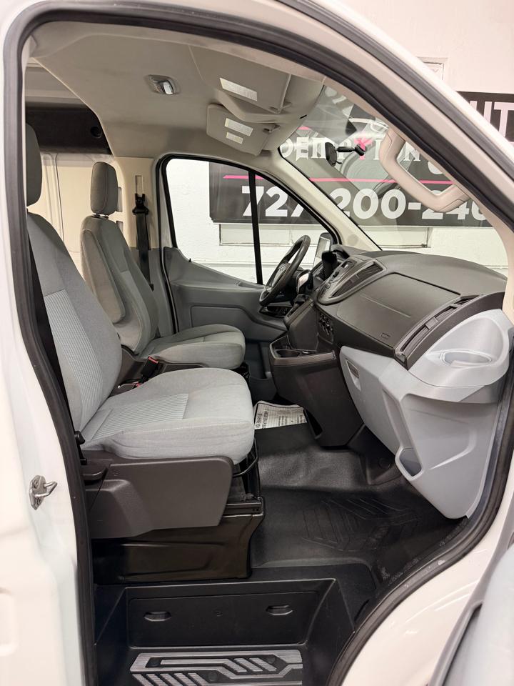 Ford Transit 250 Van Low Roof w/Sliding Pass. 148-in. WB 2015