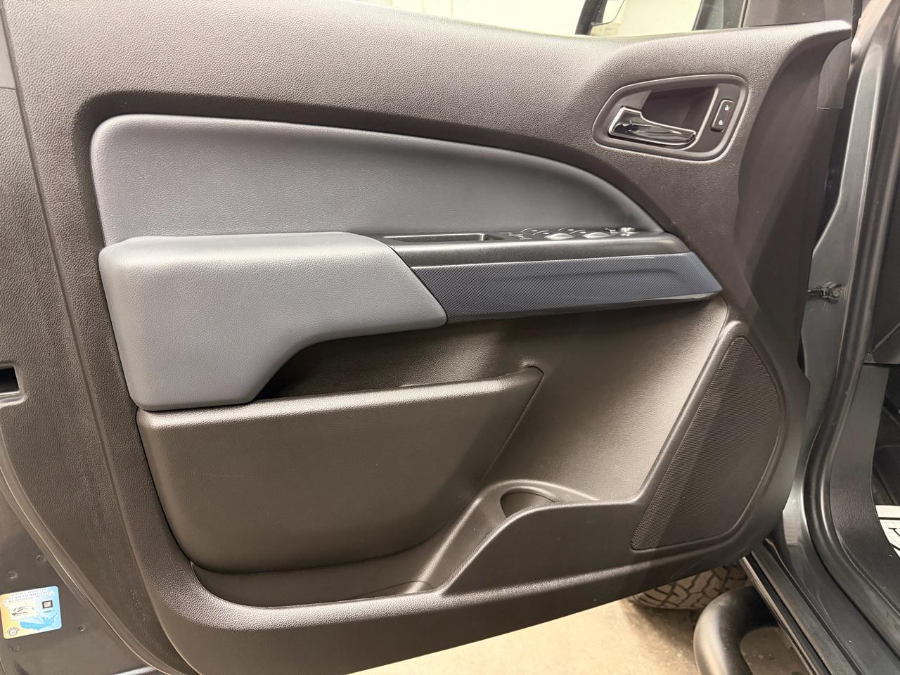 Chevrolet Colorado Z71 Crew Cab 2WD Short Box 2016