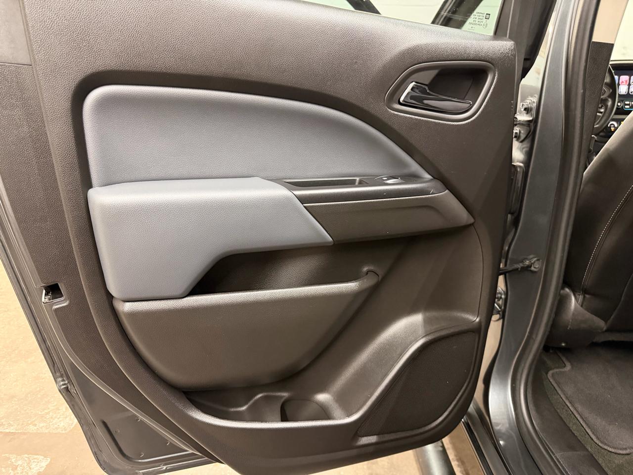 Chevrolet Colorado Z71 Crew Cab 2WD Short Box 2016