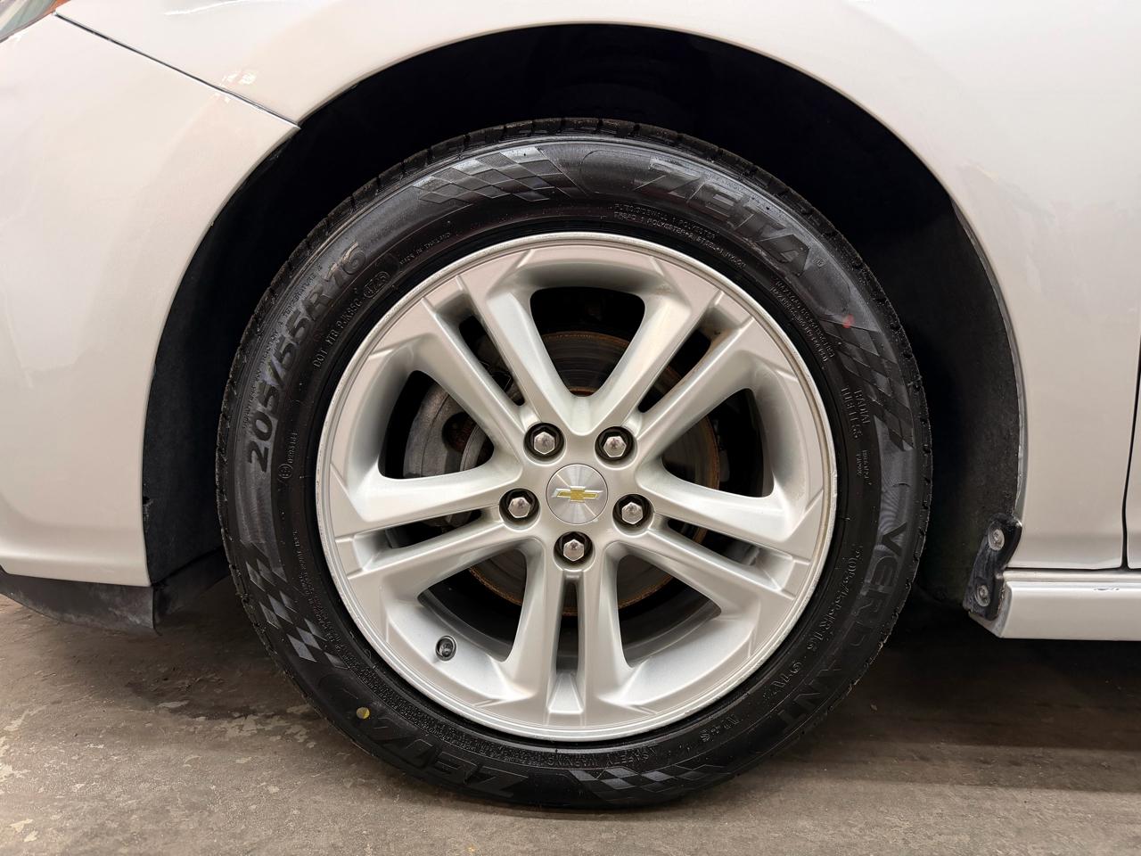 Chevrolet Cruze LT Auto Hatchback 2017