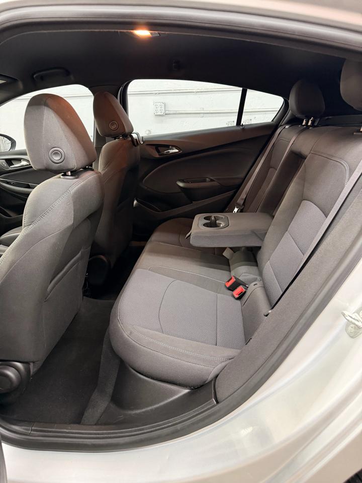 Chevrolet Cruze LT Auto Hatchback 2017