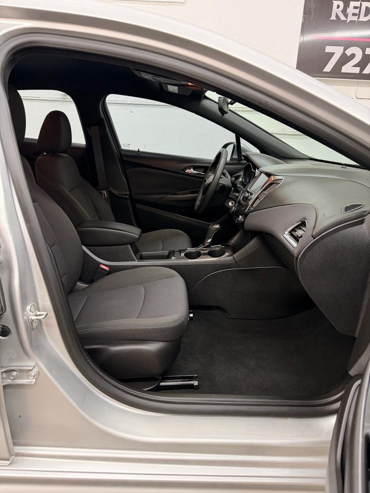 Chevrolet Cruze LT Auto Hatchback 2017