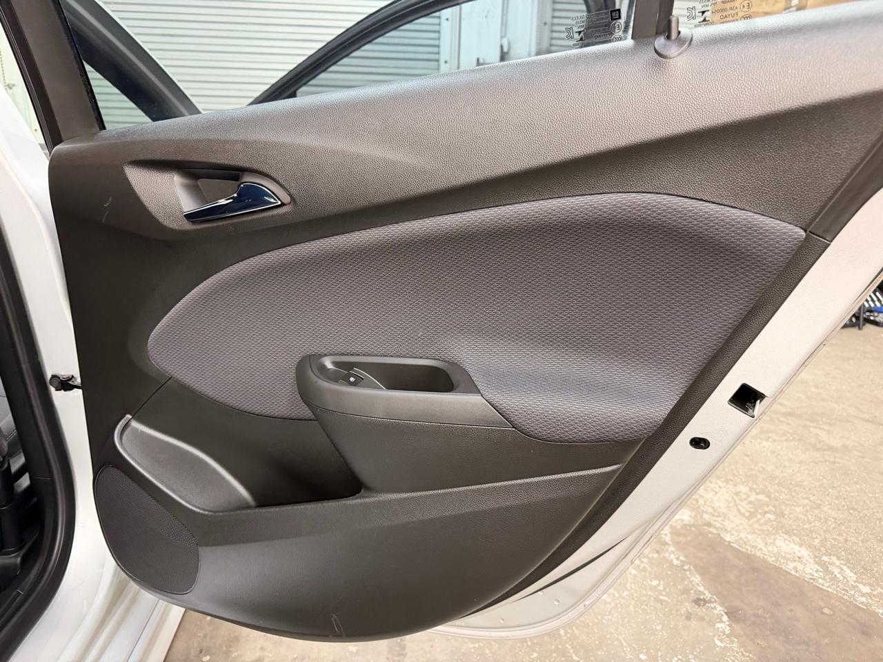 Chevrolet Cruze LT Auto Hatchback 2017