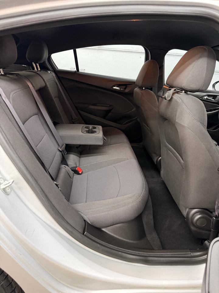 Chevrolet Cruze LT Auto Hatchback 2017