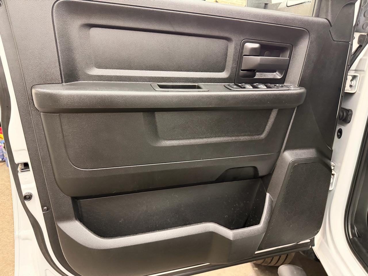 RAM 5500 Crew Cab SWB 2WD DRW 2023