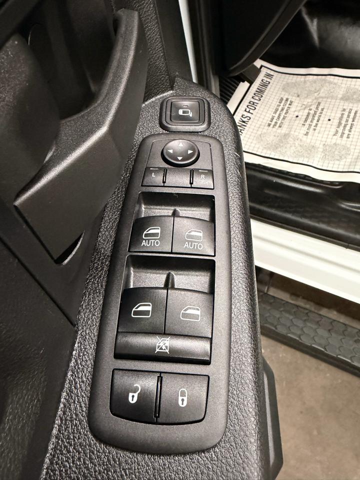 RAM 5500 Crew Cab SWB 2WD DRW 2023