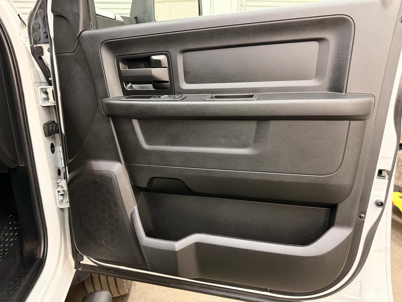 RAM 5500 Crew Cab SWB 2WD DRW 2023