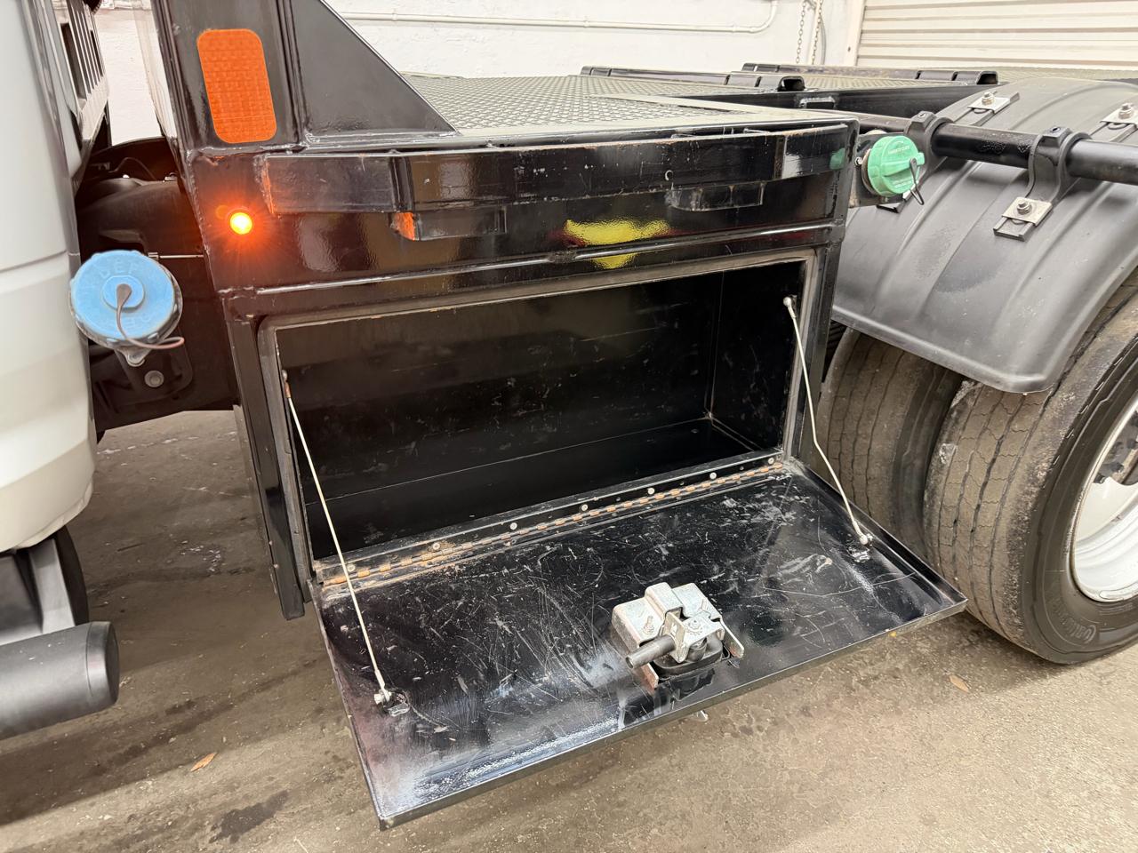 RAM 5500 Crew Cab SWB 2WD DRW 2023