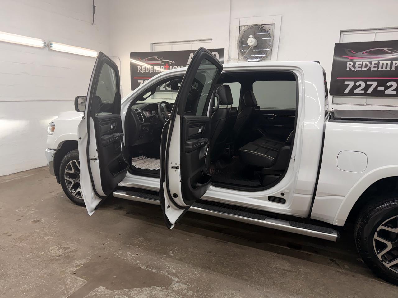 RAM 1500 Laramie Crew Cab SWB 4WD 2025