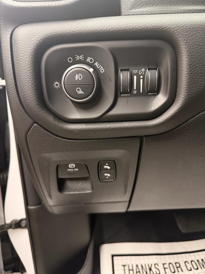 RAM 1500 Laramie Crew Cab SWB 4WD 2025