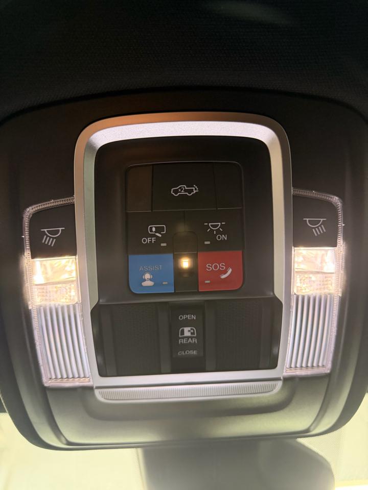 RAM 1500 Laramie Crew Cab SWB 4WD 2025