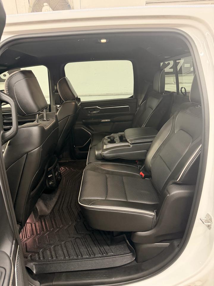 RAM 1500 Laramie Crew Cab SWB 4WD 2025