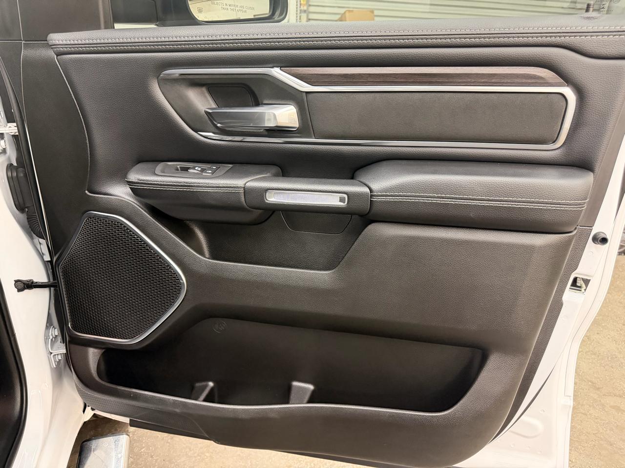 RAM 1500 Laramie Crew Cab SWB 4WD 2025