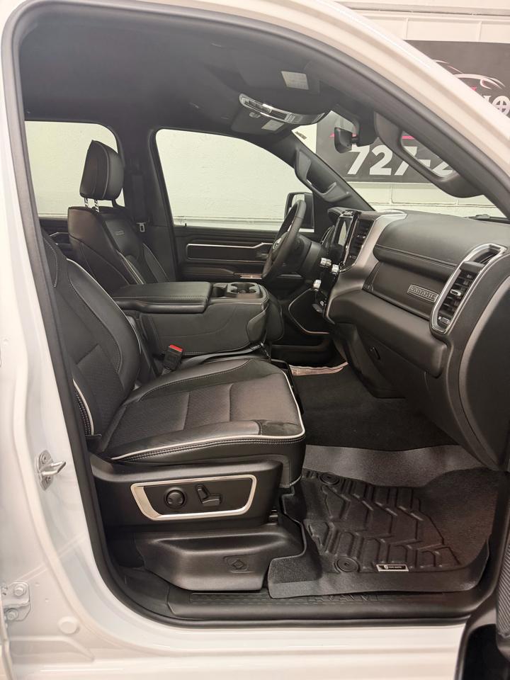 RAM 1500 Laramie Crew Cab SWB 4WD 2025