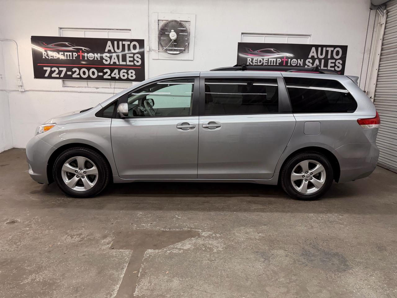 Toyota Sienna LE FWD 8-Passenger V6 2014