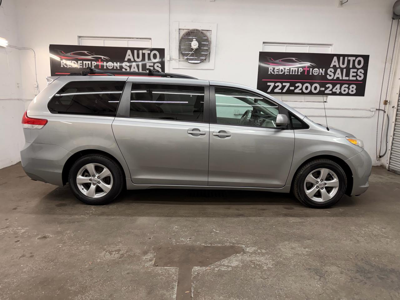 Toyota Sienna LE FWD 8-Passenger V6 2014