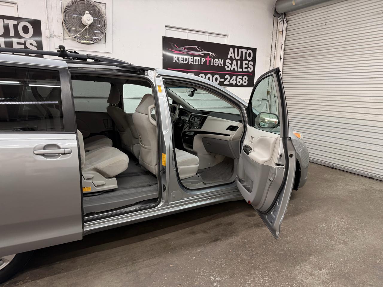 Toyota Sienna LE FWD 8-Passenger V6 2014