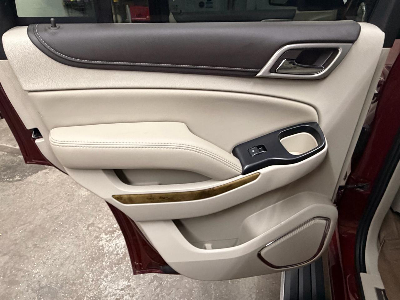 GMC Yukon Denali 4WD 2017