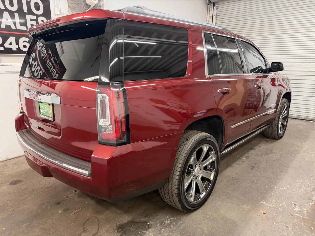 GMC Yukon Denali 4WD 2017