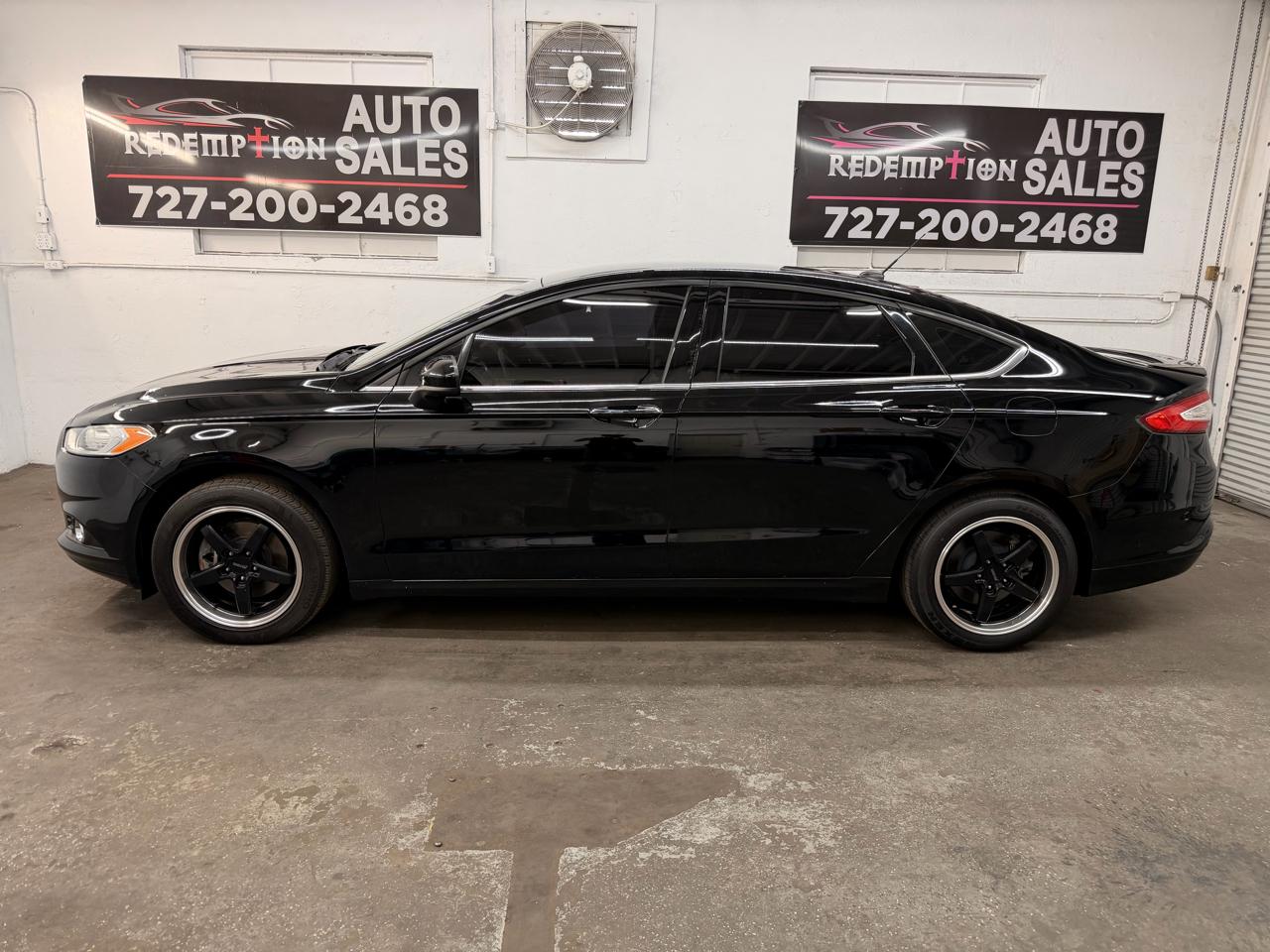 Ford Fusion S 2016