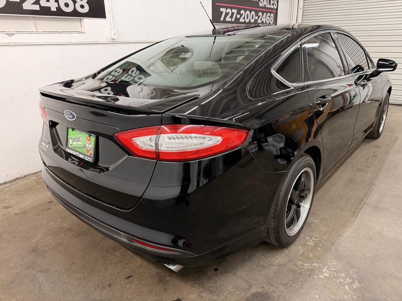 Ford Fusion S 2016