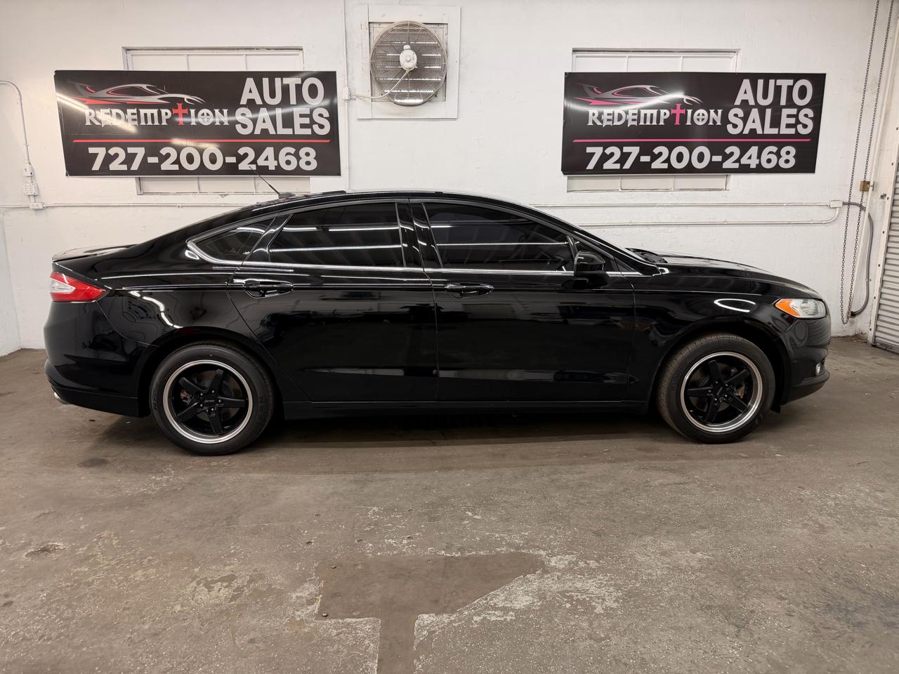 Ford Fusion S 2016