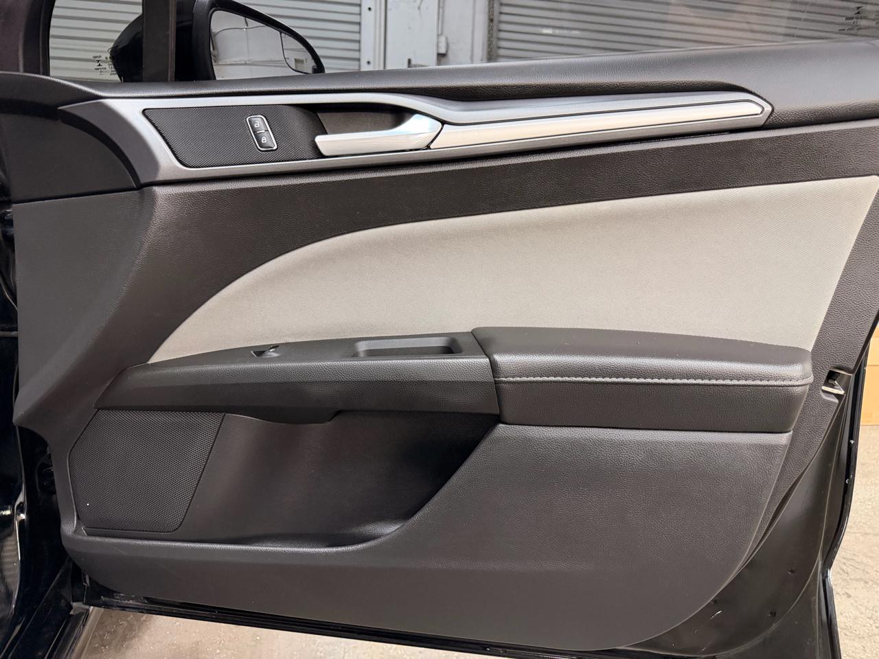 Ford Fusion S 2016