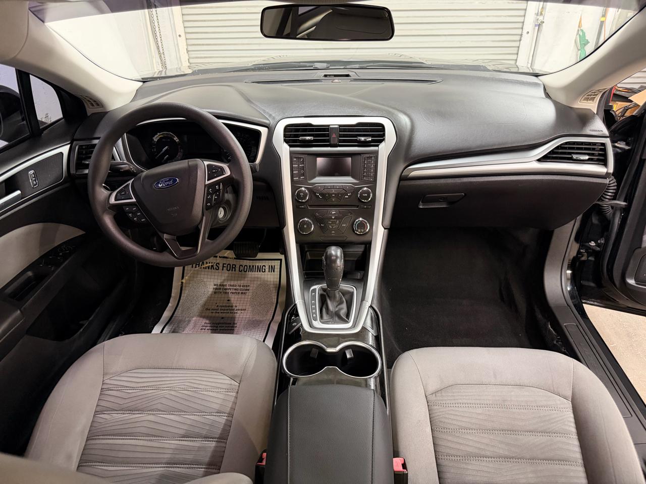 Ford Fusion S 2016