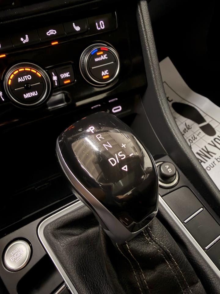 Volkswagen Jetta SE 2023