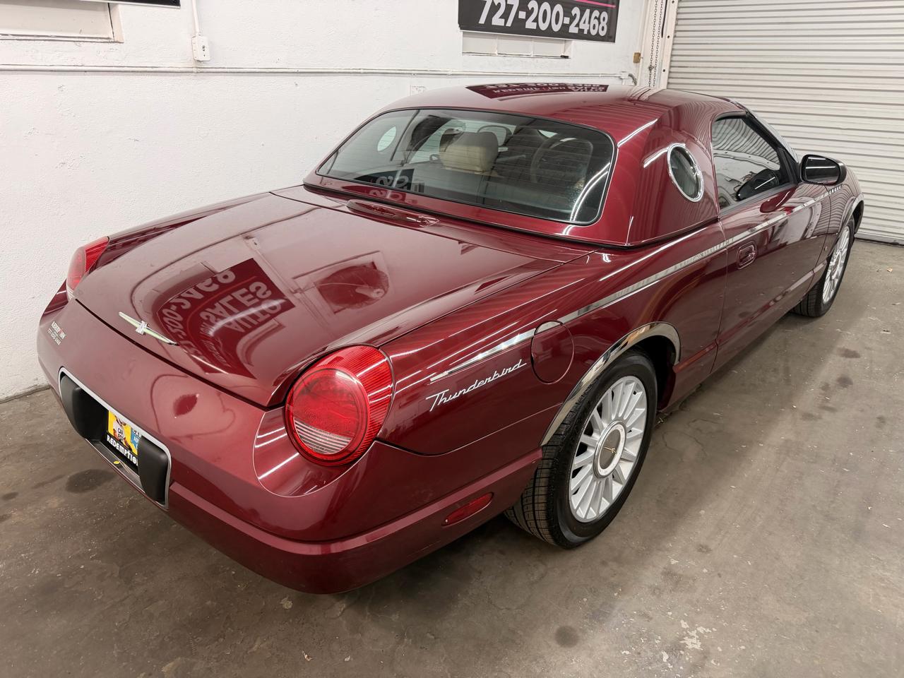 Ford Thunderbird Deluxe 2004
