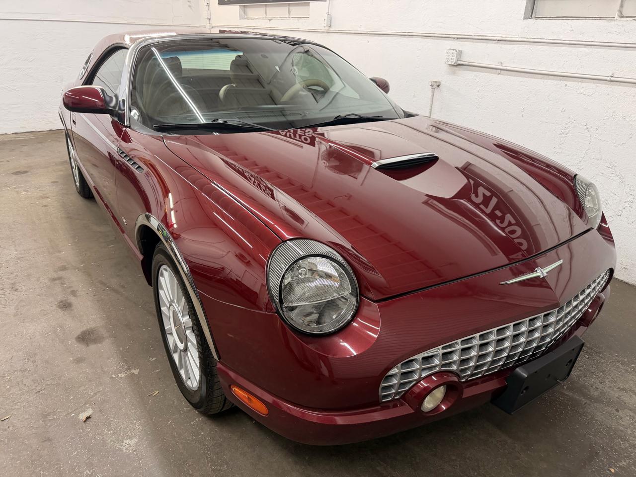 Ford Thunderbird Deluxe 2004