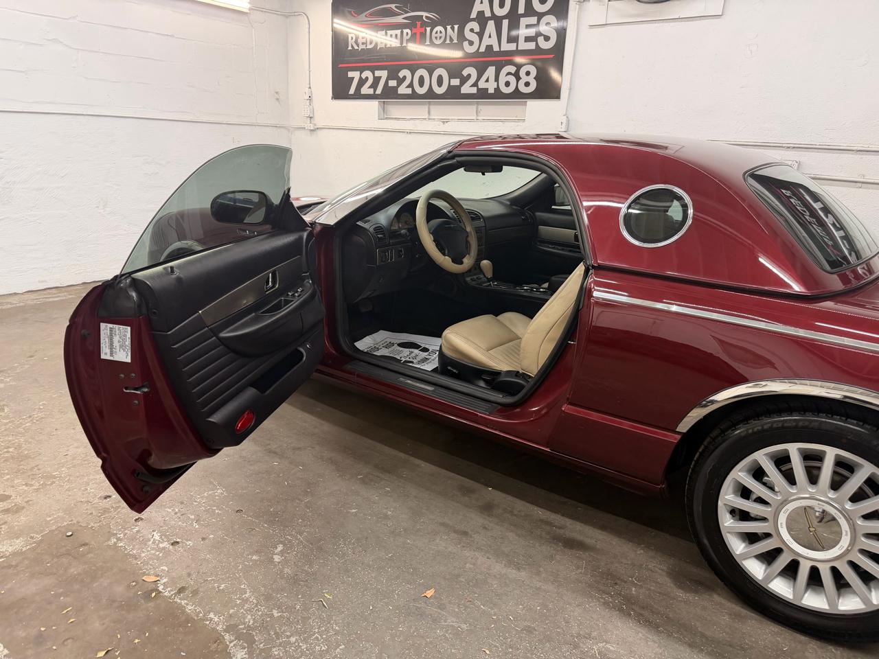 Ford Thunderbird Deluxe 2004