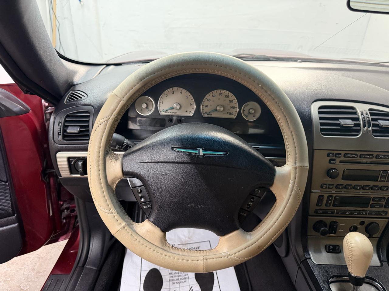 Ford Thunderbird Deluxe 2004