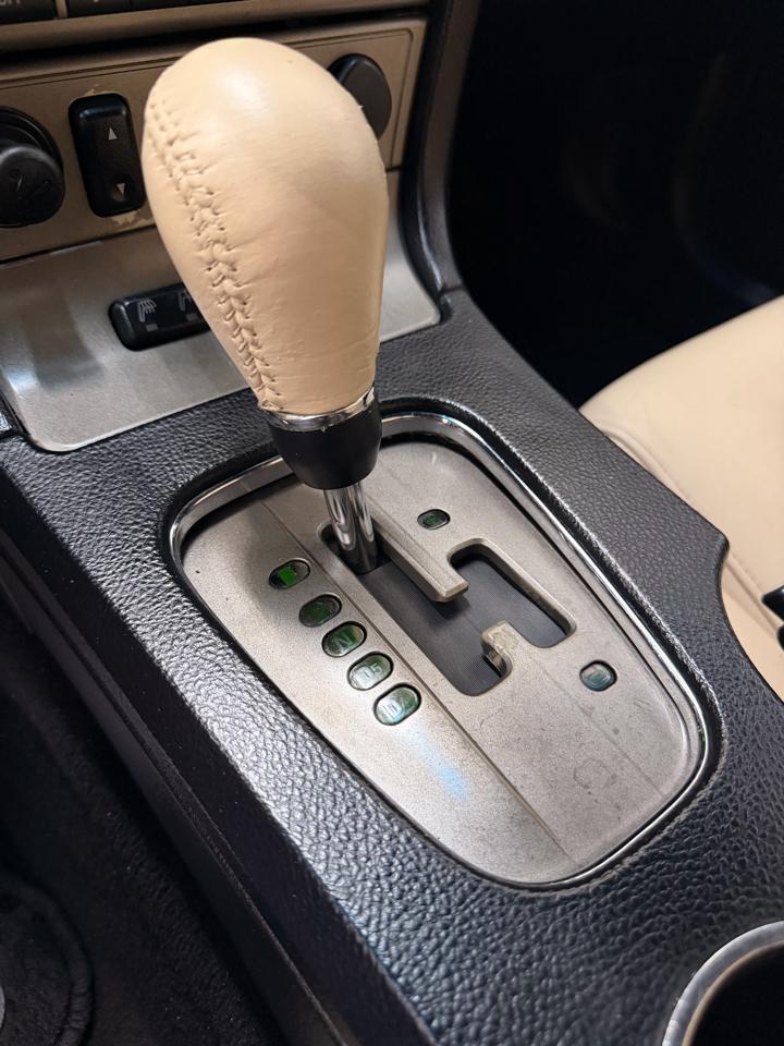 Ford Thunderbird Deluxe 2004
