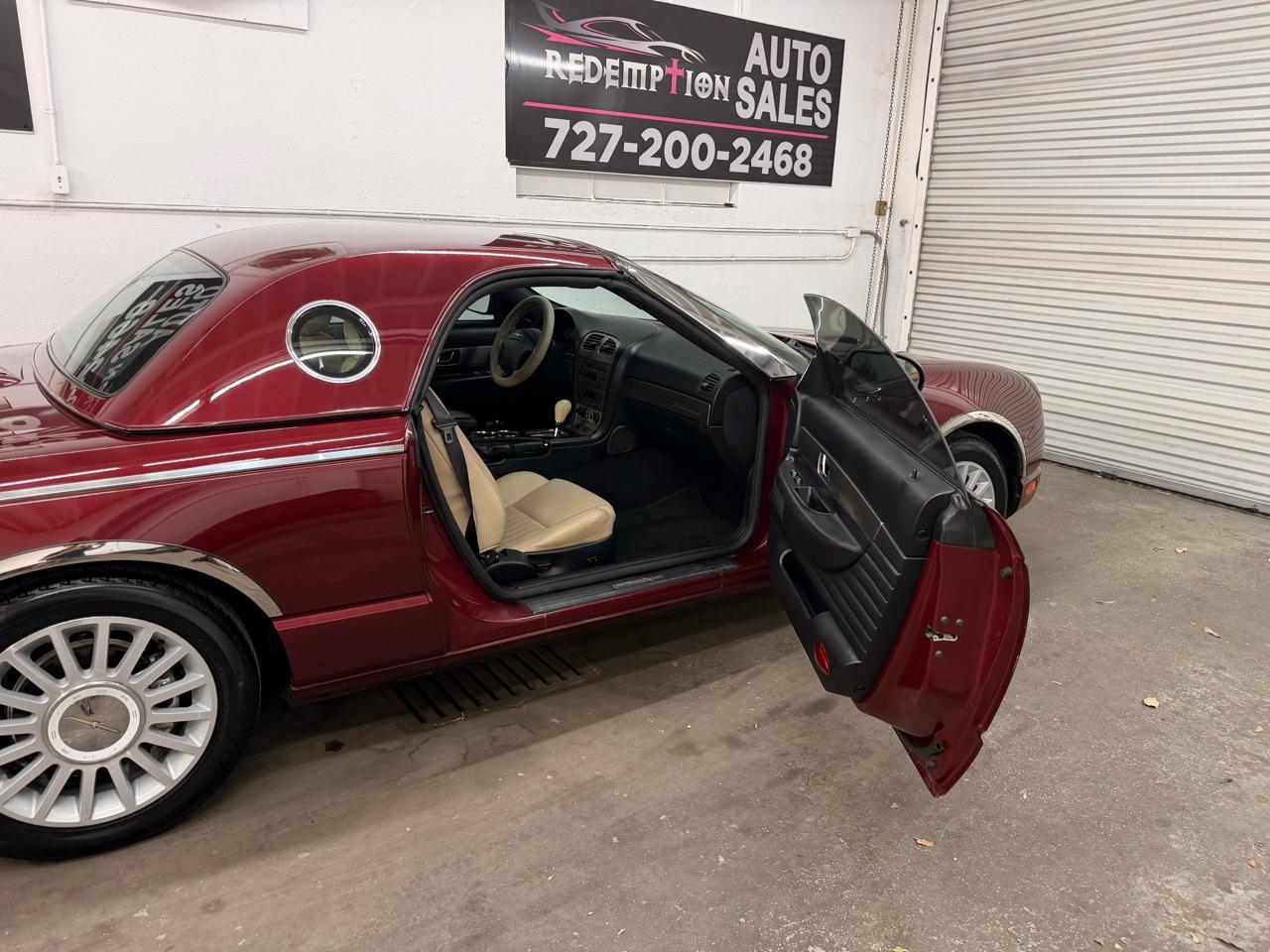 Ford Thunderbird Deluxe 2004