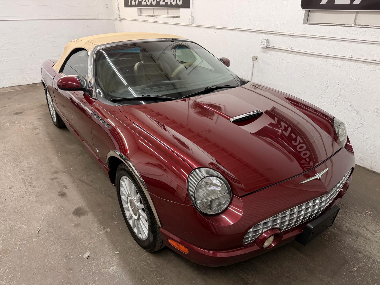 Ford Thunderbird Deluxe 2004