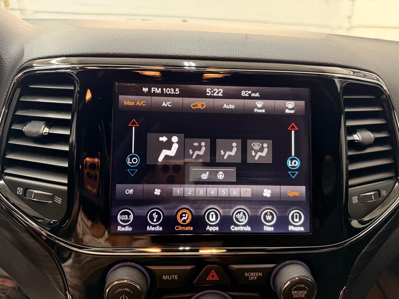 Jeep Grand Cherokee Laredo 2WD 2019
