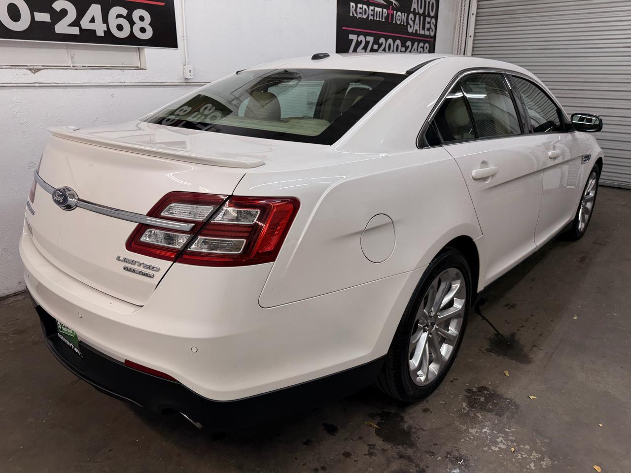 Ford Taurus Limited FWD 2016