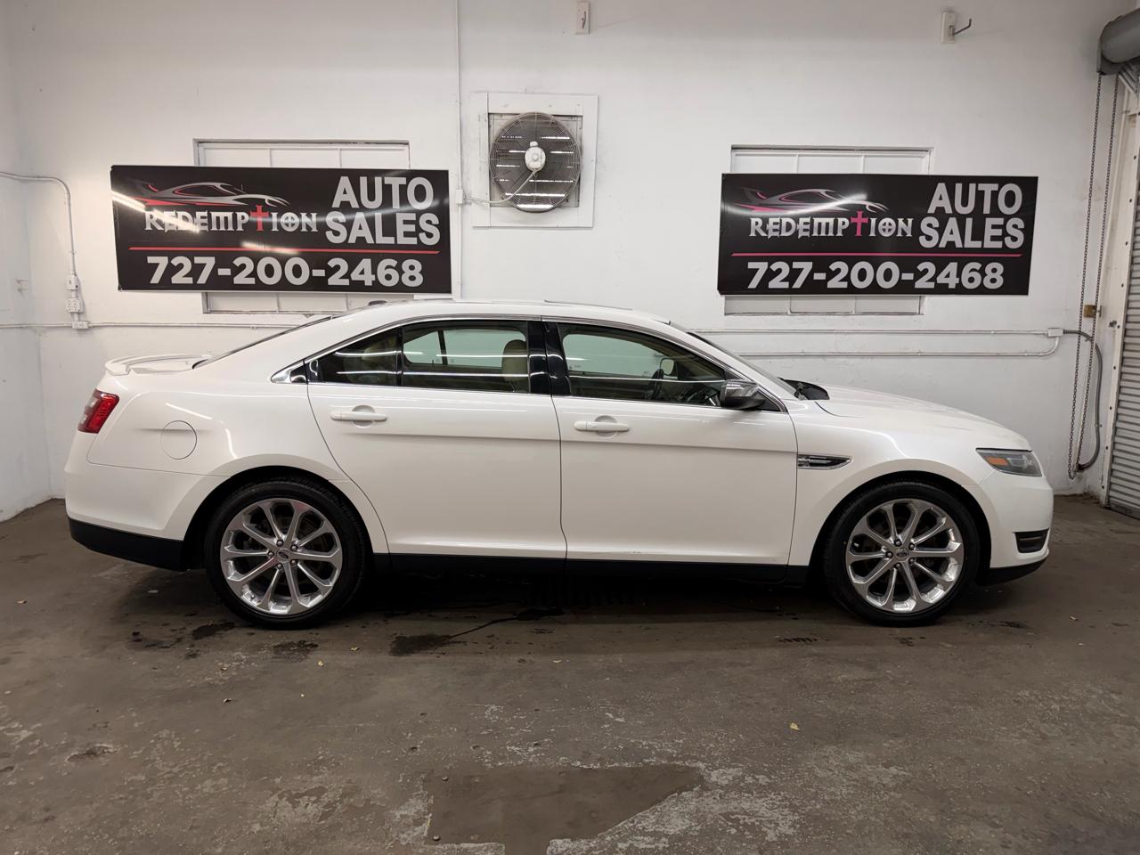 Ford Taurus Limited FWD 2016
