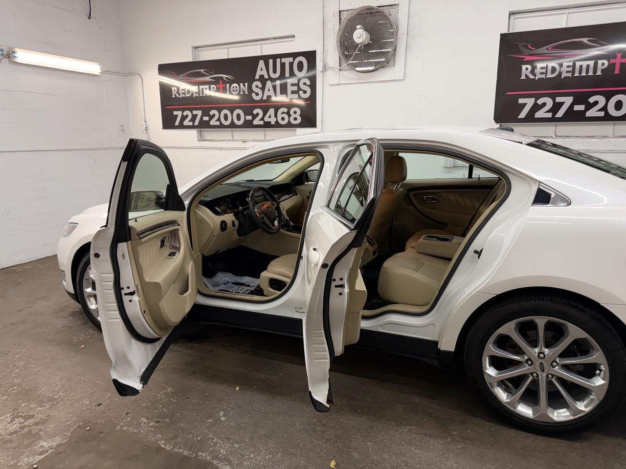 Ford Taurus Limited FWD 2016