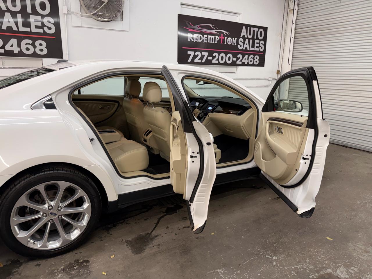 Ford Taurus Limited FWD 2016