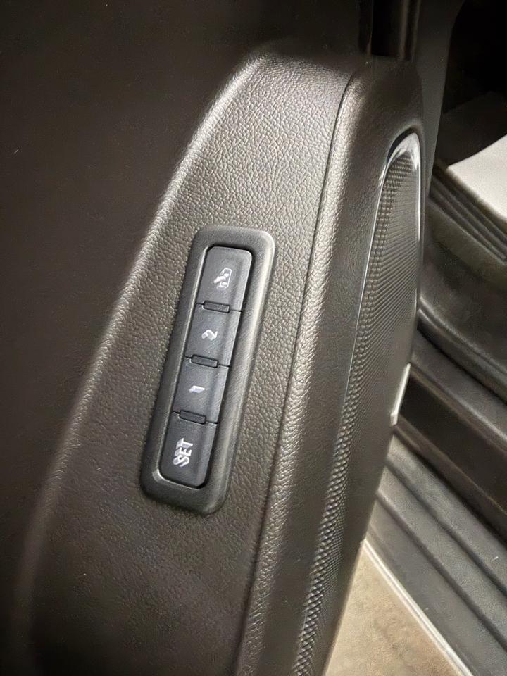 GMC Yukon XL SLT 4WD 2017