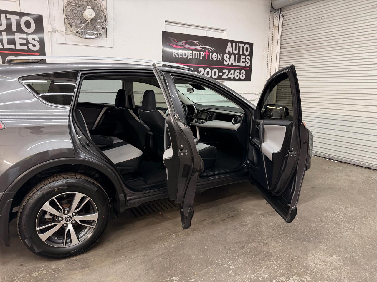 Toyota RAV4 XLE AWD 2017