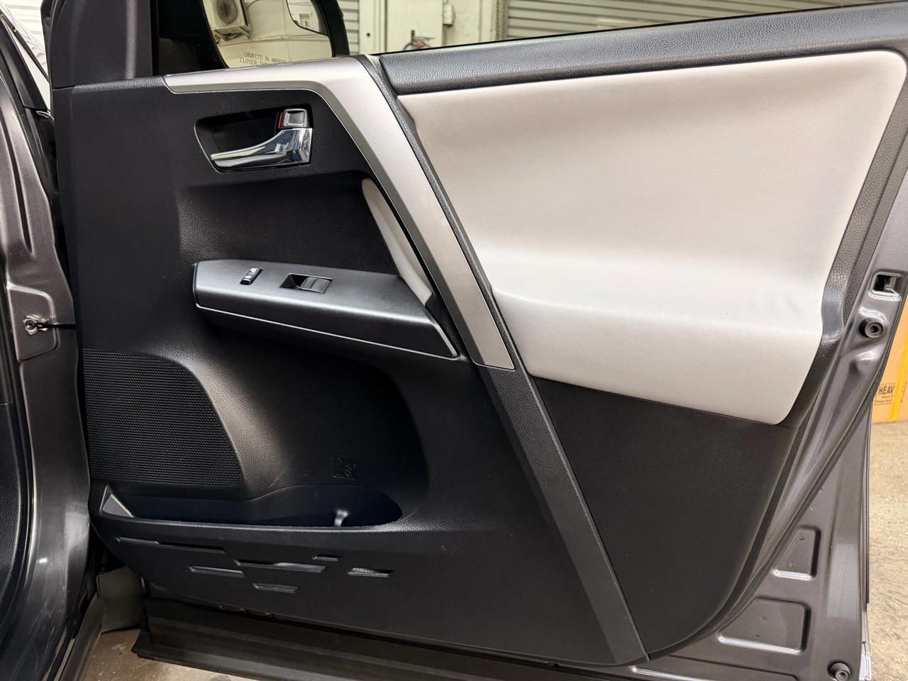 Toyota RAV4 XLE AWD 2017