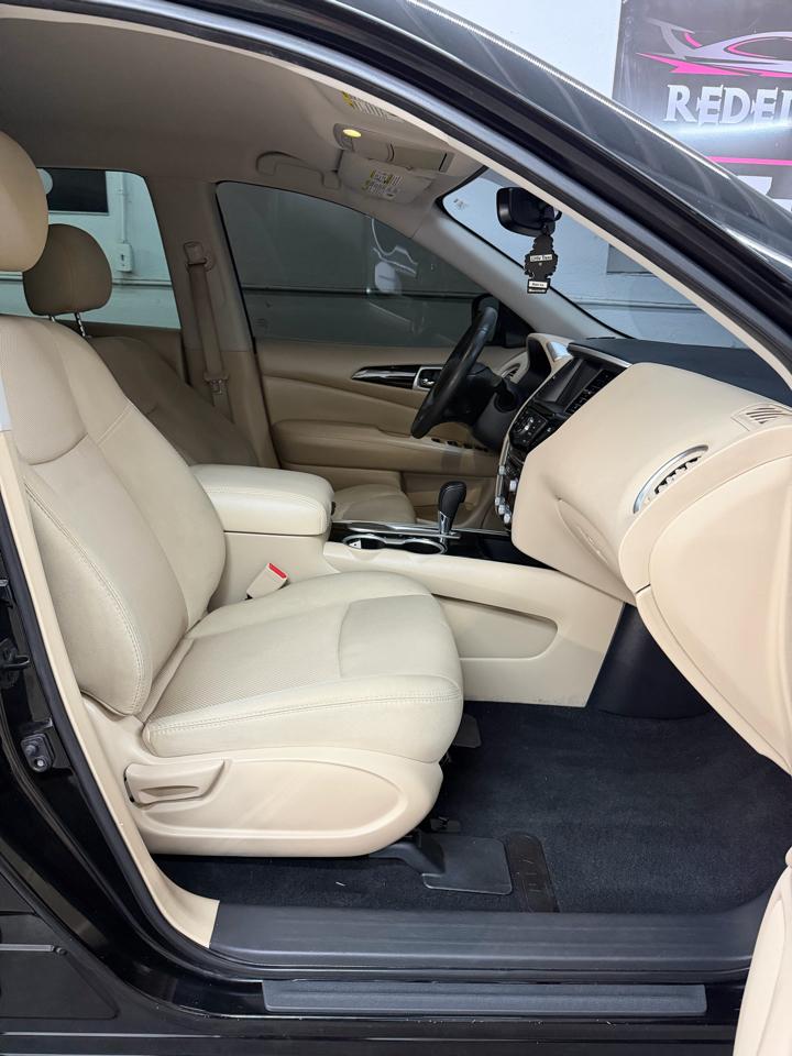 Nissan Pathfinder SV 2WD 2018