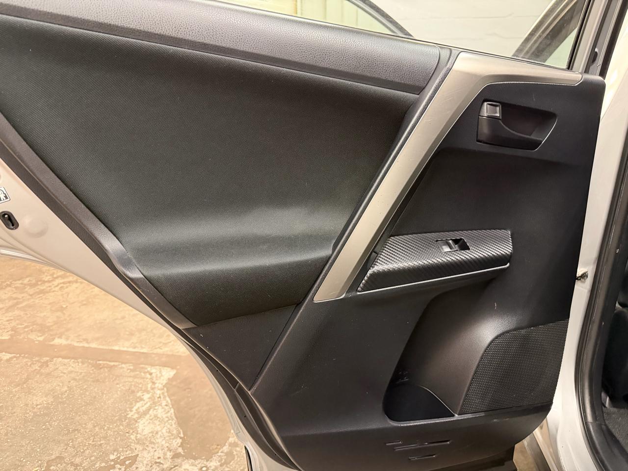 Toyota RAV4  2015