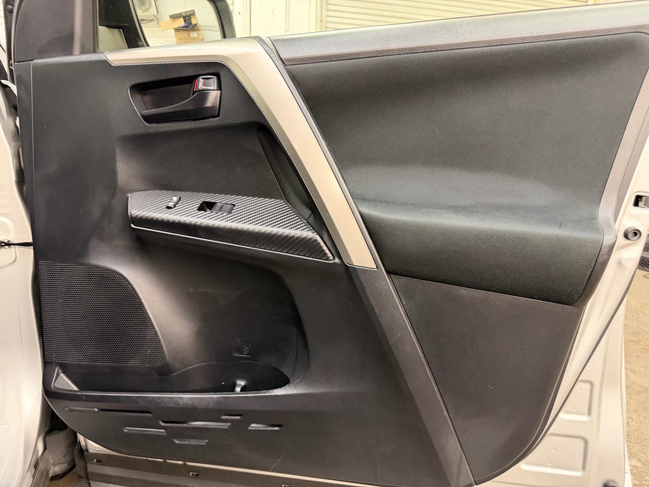 Toyota RAV4  2015