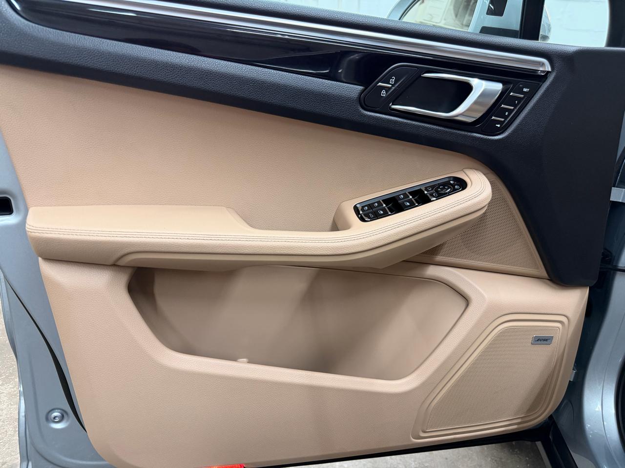 Porsche Macan  2020