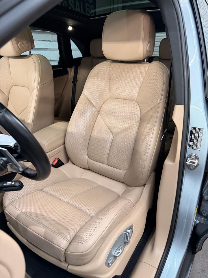 Porsche Macan  2020