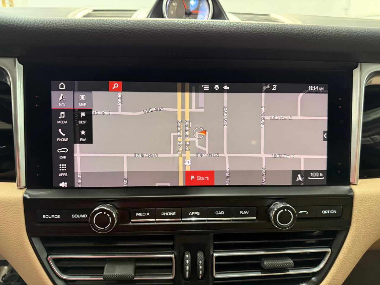 Porsche Macan  2020